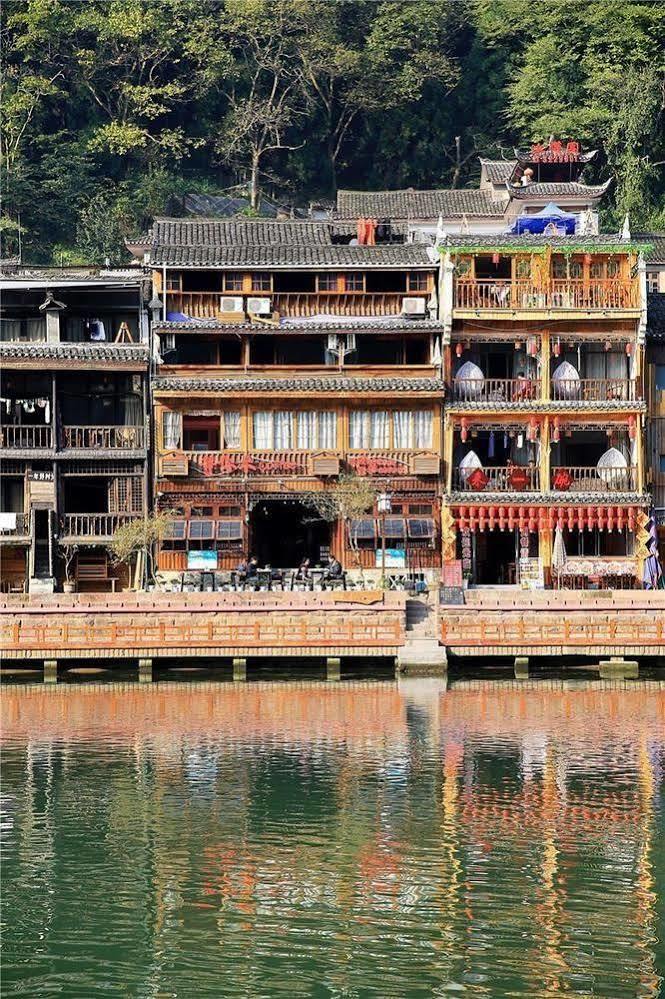Fenghuang Waitin For You Inn المظهر الخارجي الصورة